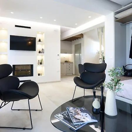 Constantino With Heated Pool Villa *